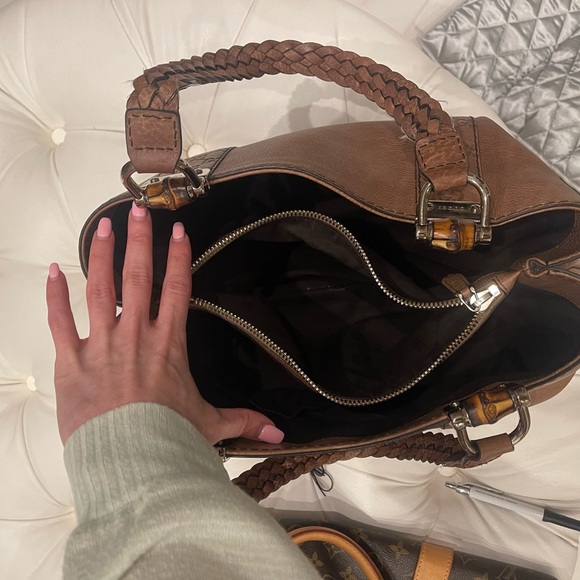 Authentic Gucci tote - Picture 3 of 8